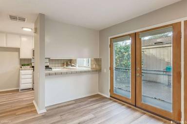 Main picture of 266 Hartnell Pl