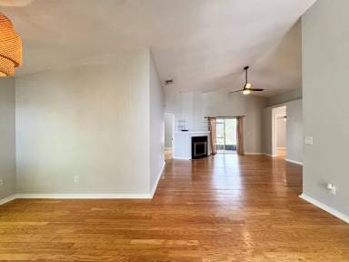 Main picture of 163 London Fog Way