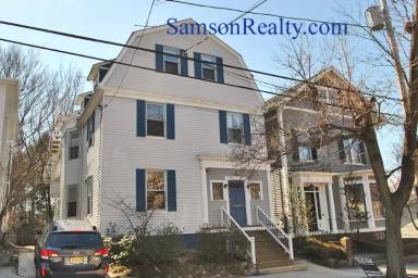 Main picture of 111 Bowen St