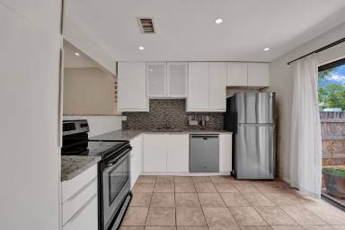 Main picture of 6729 NW 29th Way