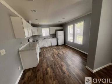Main picture of 7085 W Issaquena St