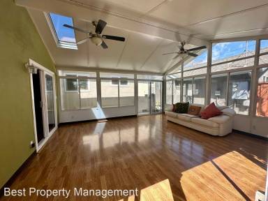 Main picture of 4792 Mowry Ave