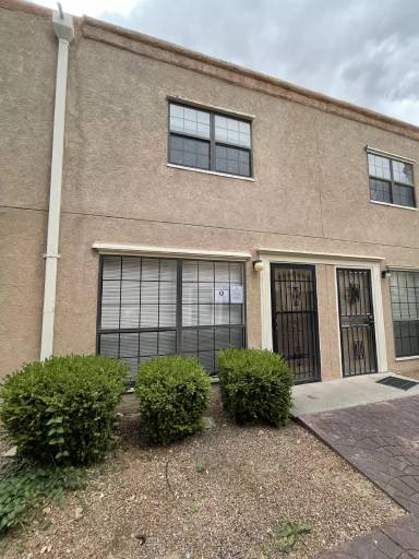 Main picture of 6041 Sequoia Rd NW