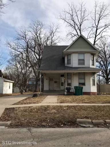 Main picture of 631 1/2 N Johnson St