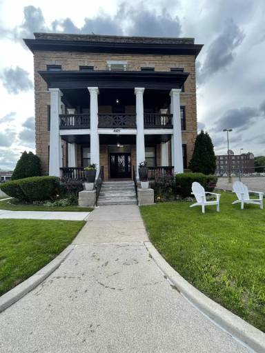 Main picture of Carrick Apartments