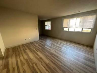 Main picture of 948 Boston Way