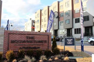Main picture of 510 Lakeview Ct