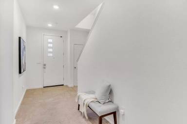 Main picture of 10946 International Dr