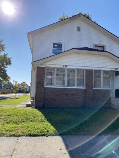 Main picture of 855 Lincoln St