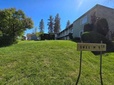 Main picture of 1611 W 8th Ave