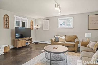 Main picture of 360 State St