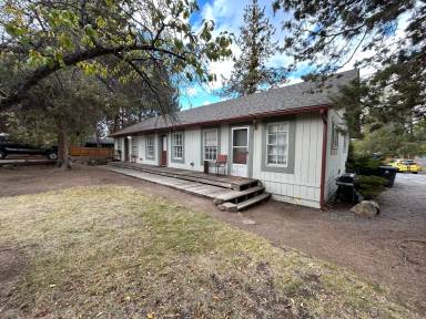 Main picture of 7 SW McKinley Ave
