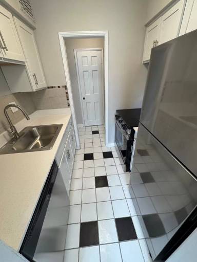 Main picture of 2501 Kemper Rd