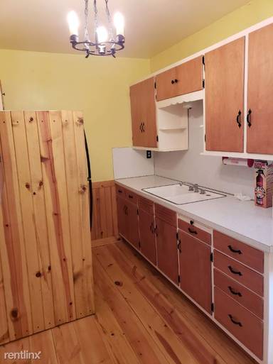 Main picture of 102 N 5th St