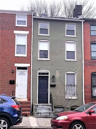 Main picture of 911 W Lombard St