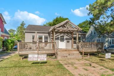 Main picture of 1014 S Franklin St