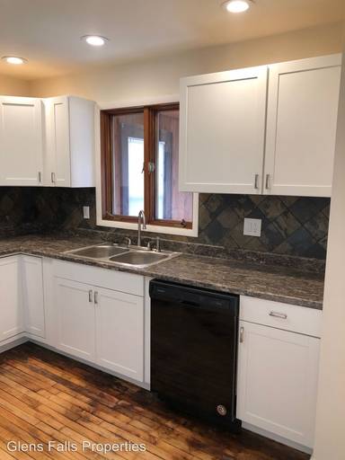 Main picture of 18 Wilmot St