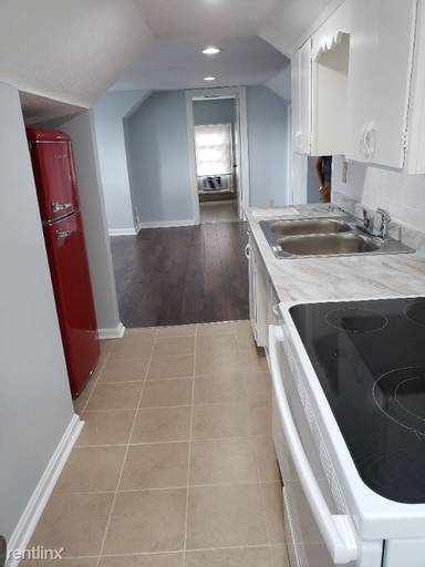 Main picture of 1558 Bardstown Rd