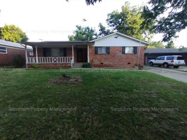 Main picture of 4927 E 27th Pl