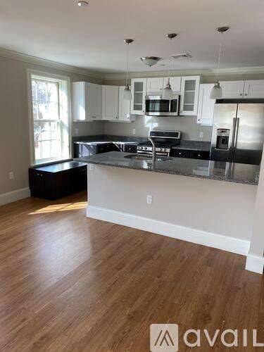 Main picture of 286 Main St