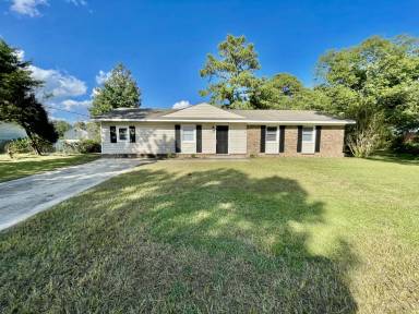 Main picture of 5985 McDonald Rd