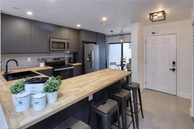 Main picture of 10005 Costa del Sol Blvd