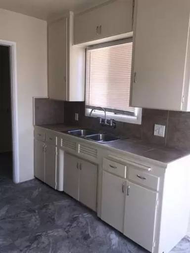 Main picture of 13911 Prairie Ave
