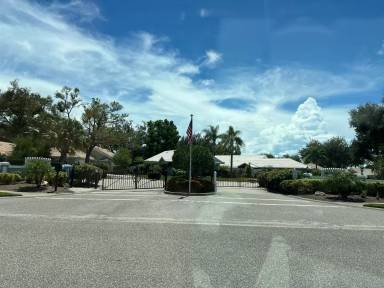Main picture of 566 Clubside Cir
