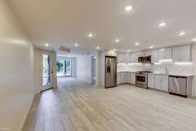 Main picture of 753 Capp St