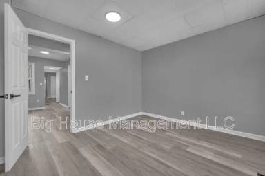 Main picture of 1725 Hollins St