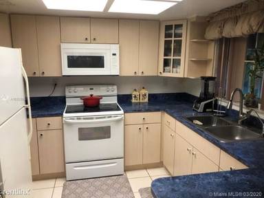 Main picture of 11051 NW 7th St