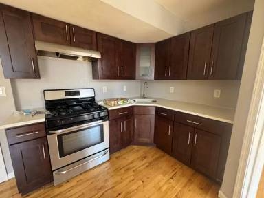 Main picture of 295 Hawthorne Ave