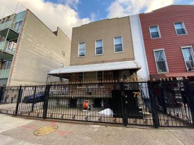 Main picture of 70 Palmetto St