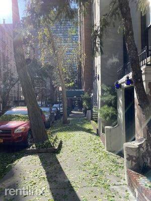 Main picture of 32 Beekman Pl