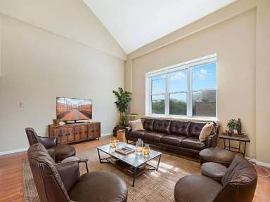 Main picture of 4942 N Sheridan Rd
