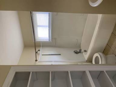 Main picture of 2992 E Moreland Dr