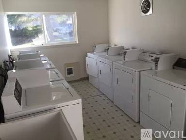 Main picture of 921 SE Klemgard St