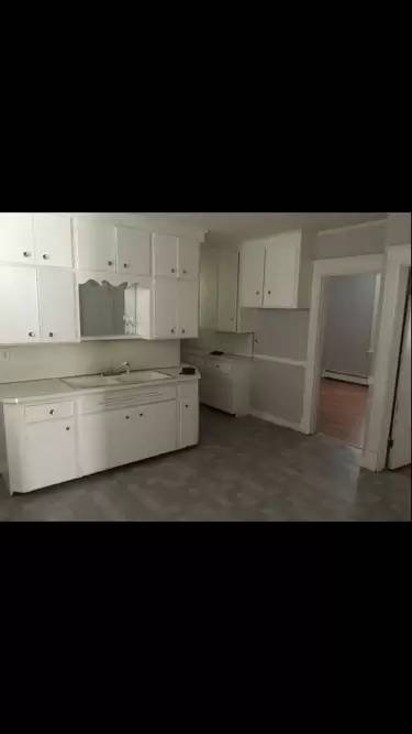 Main picture of 65 Lounsbury St