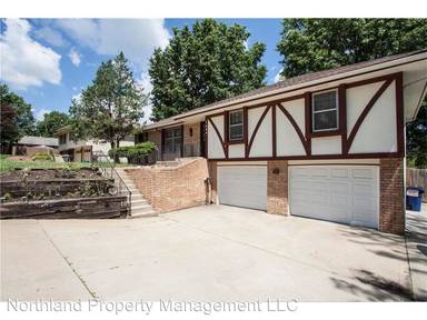 Main picture of 1604 NE 72nd St