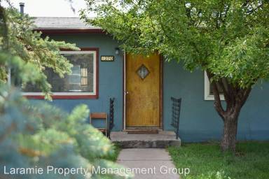 Main picture of 1270 N 6th St