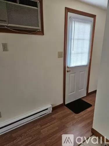 Main picture of 1710 S Market St