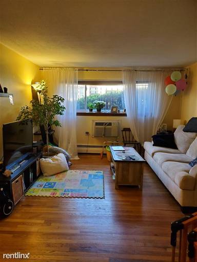 Main picture of 239 Kelton St