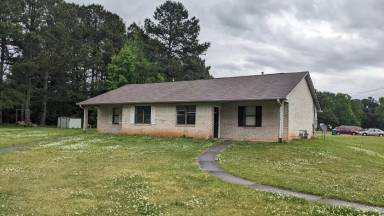 Main picture of 102 Jay Ln