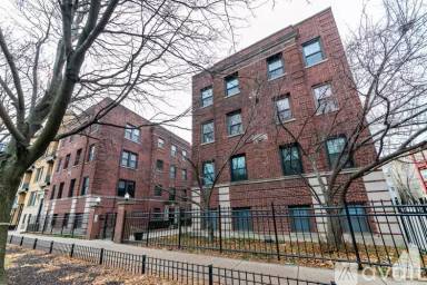 Main picture of 3708 N Sheffield Ave