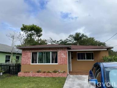 Main picture of 124 NW 6th Ave