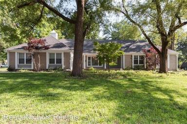 Main picture of 3810 W 63rd St