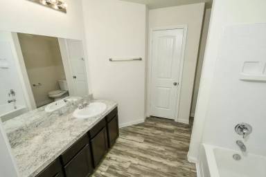 Main picture of 5470 Quail Cove Ln