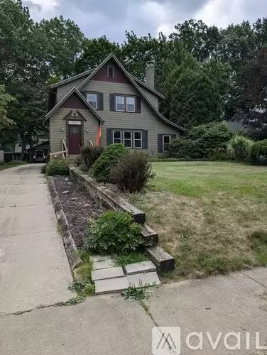 Main picture of 301 Kenilworth Dr