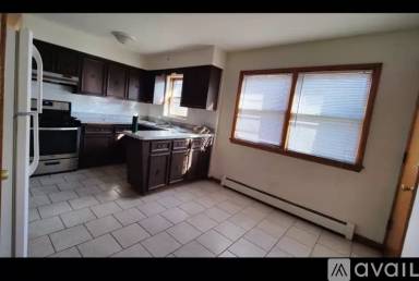Main picture of 8622 W Berwyn Ave