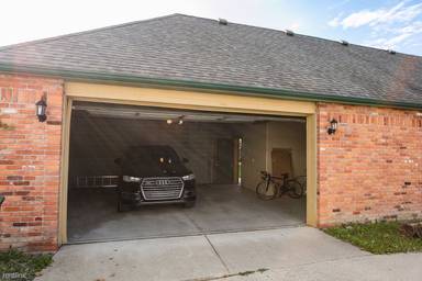 Main picture of 263 E Ferry St